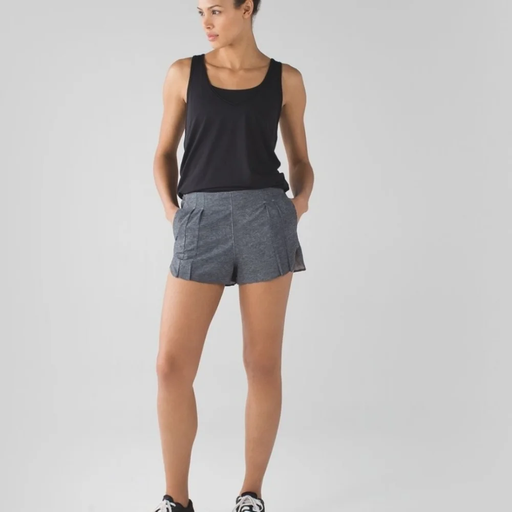 NWOT Lululemon &go Endeavor Short 4 Textured Printed Grey